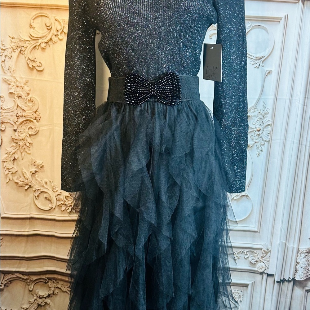 Elegant Black Maxi Dress with Yellow Belt - Picture 8 of 10